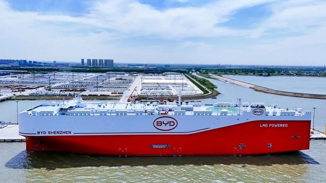 1916494353517490178_1280px